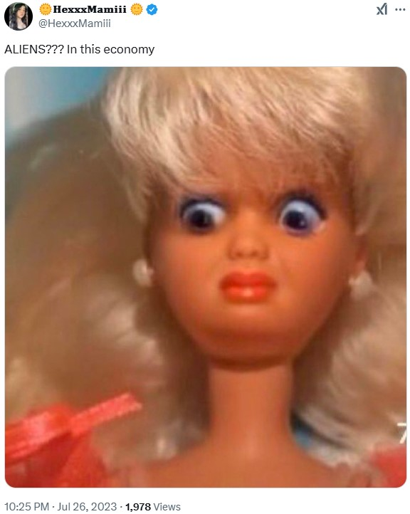 呪われた投稿へのリプライツイートのリアクションとして再利用された Disgusted Barbie ミーム